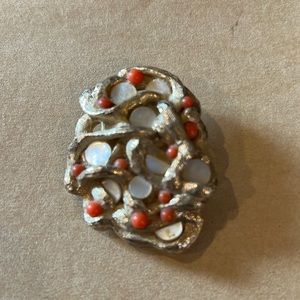 Sarah Coventry coral and mother of pearl vintage brooch